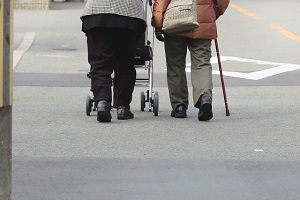 高齢者の歩行